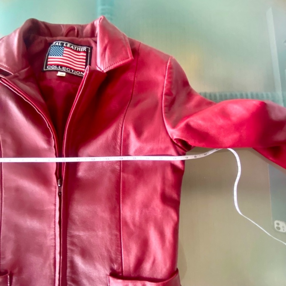 ♥️Deep Red/Burgundy VINTAGE Leather Jacket! Appx a size 6–8 **See measurements♥️ - Picture 13 of 17